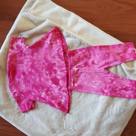 Pink tye-dye 2 piece set for toddler. Size medium (18 - 24 months) - Picture 4 of 5
